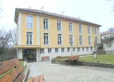 Старческият дом в село Калугерово, където е сниман сериалът "Мамник"