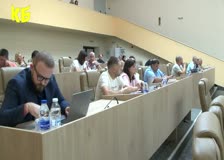 На заседанието си вчера местният парламент намали първоначалните тръжни наемни цени за общински терени